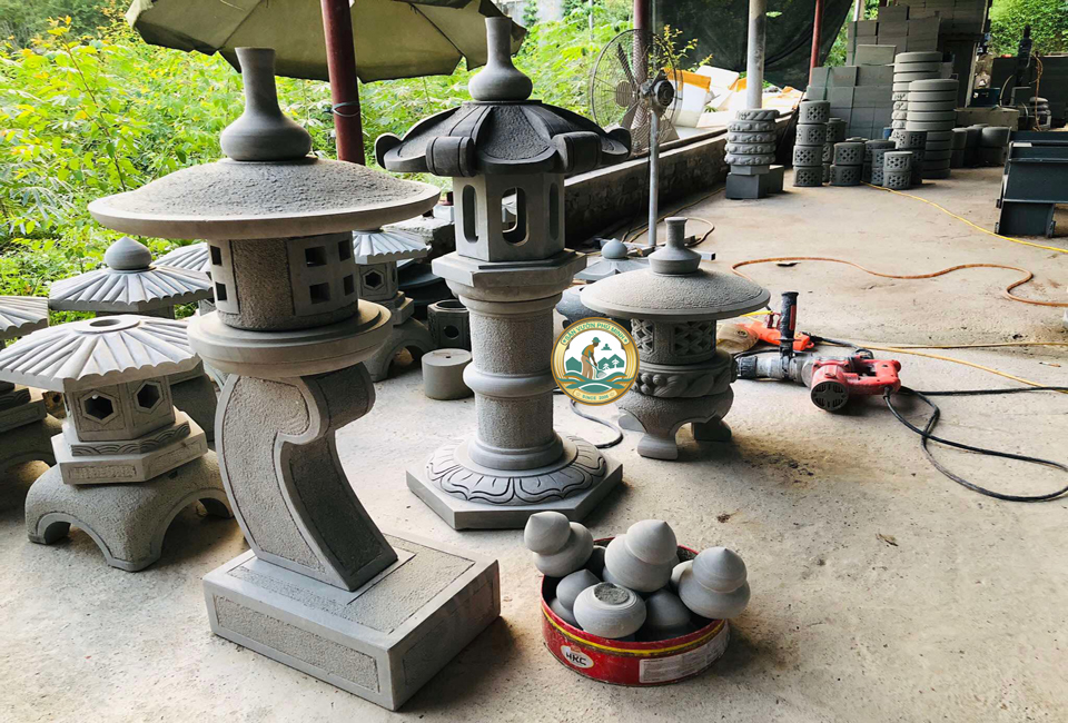 Giá đèn đá sân vườn Hà Nội